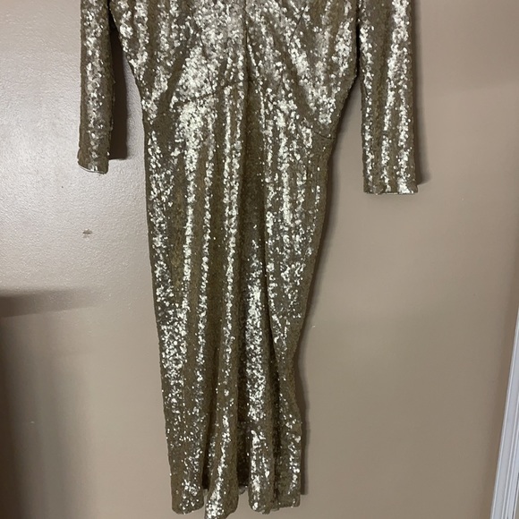 Dress The Population
Gold Casey Sheath - Picture 8 of 11